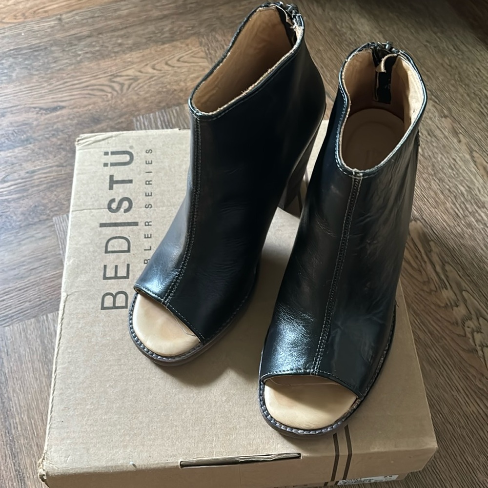 Bedstu Onset Open Toed Booties Size 9 Black hand wash